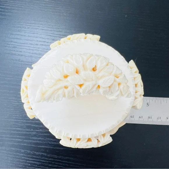 Indian Carved Container Box Animal Motifs and Elephant Finial Signed - Picture 13 of 17